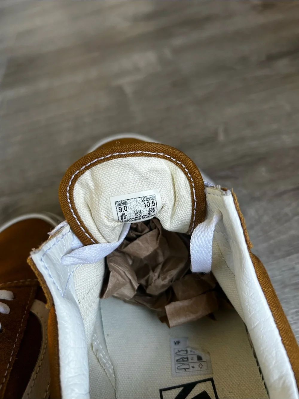 Vans Men's Casual Low-Top Suede Sneakers - Tan with White Stripe